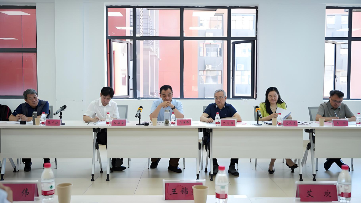 贵州大学举行旅游管理学科建设会议 专家共商发展大计