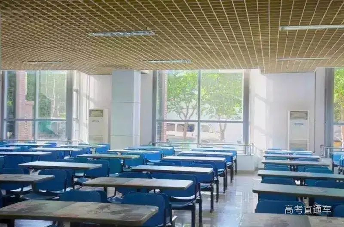 探秘清华食堂:数量成谜,美食多样,快来看看有没有你的菜