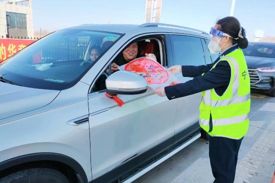 宁夏春节高速车流量大增 多项举措保障出行安全顺畅