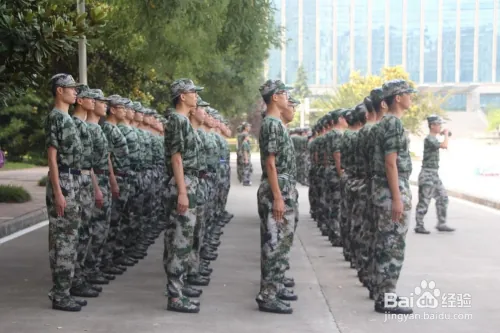 大学军训那些事儿:防中暑、鞋垫妙招及饮食注意事项