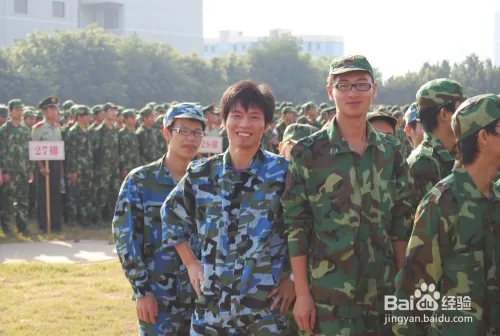 大学军训那些事儿:防中暑、鞋垫妙招及饮食注意事项