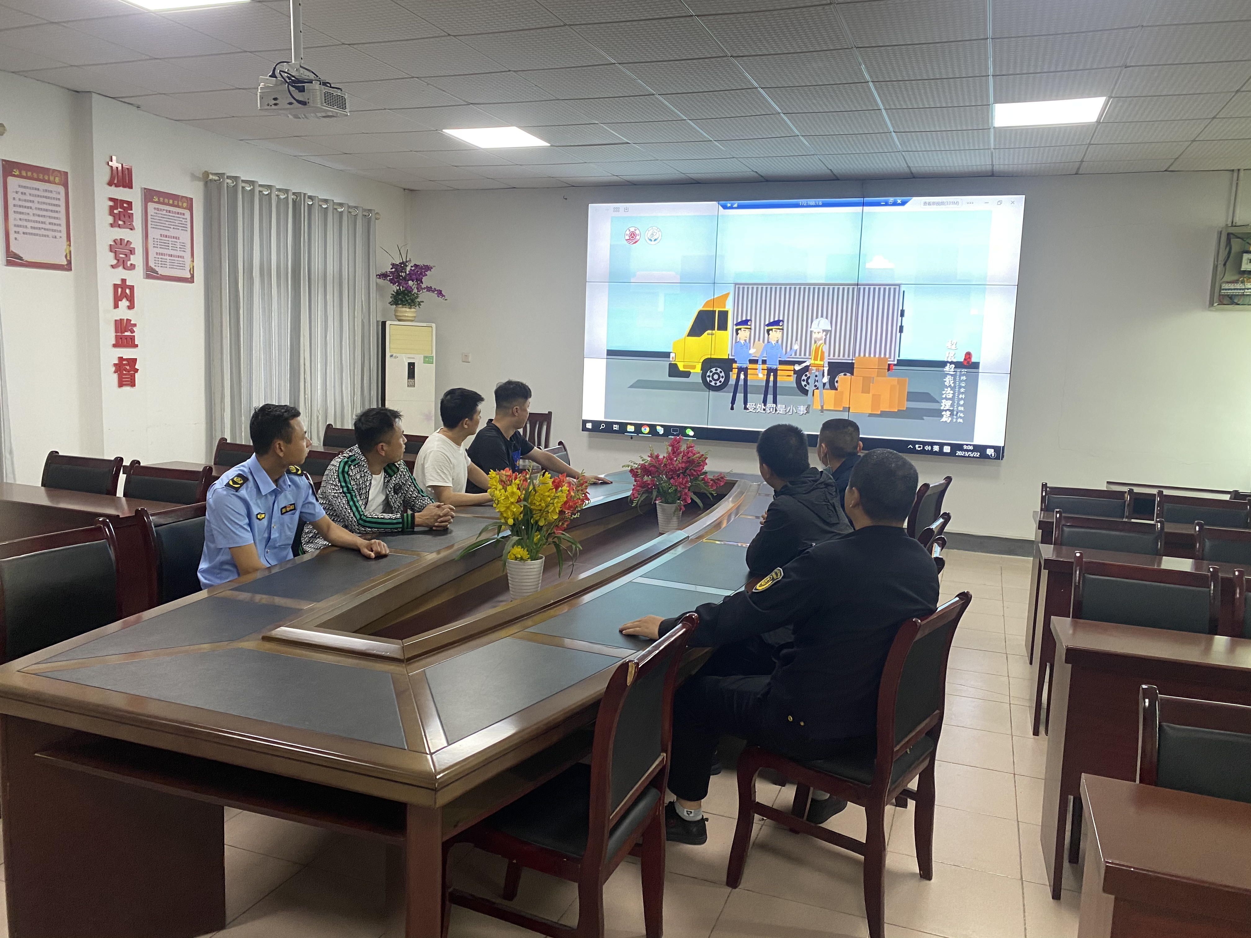 高新区3月起对运输车驾驶员开展违章安全教育，强调合法运输