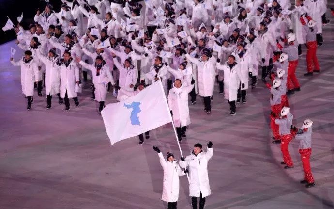 回顾平昌冬奥会开幕式:精彩瞬间与各国代表团风采全记录