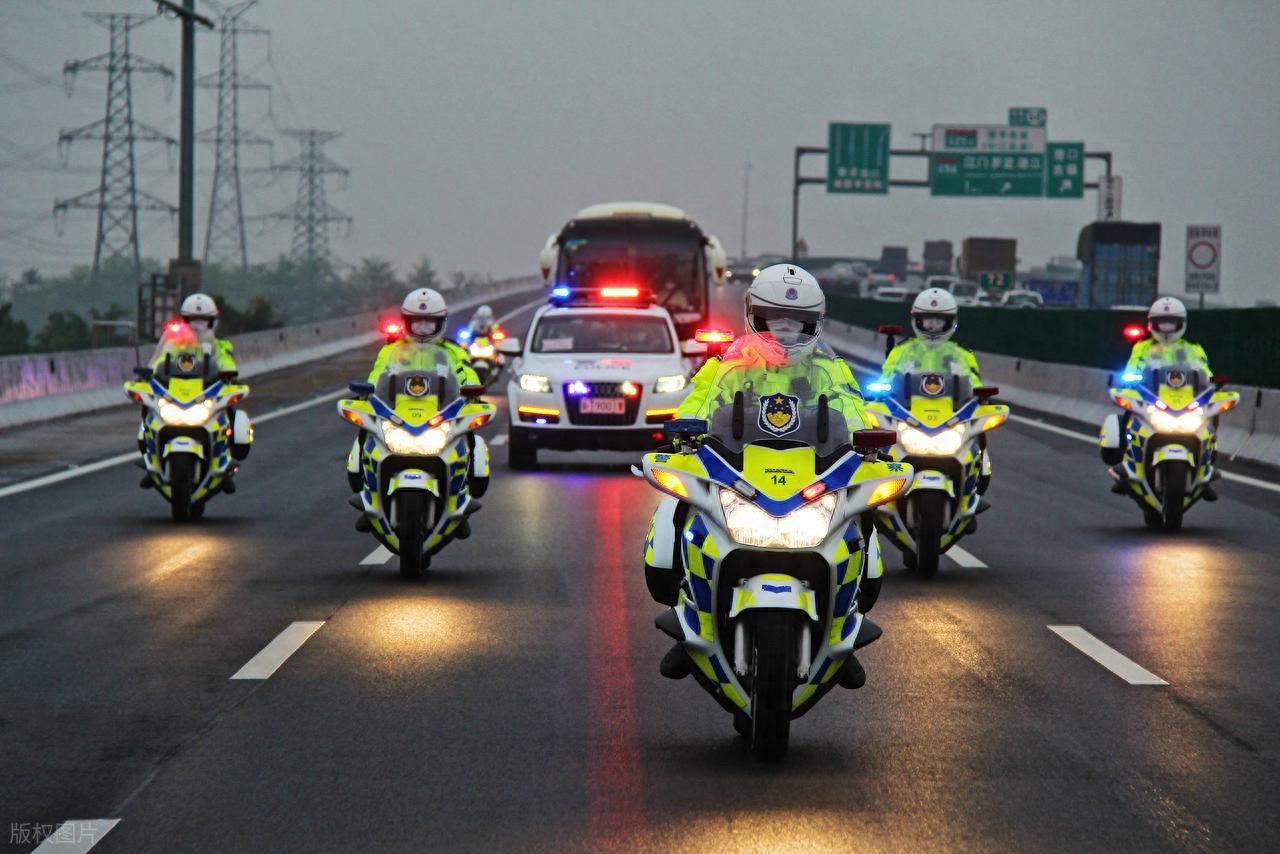 2025新交规:六类交通违章行为免罚,车主必看