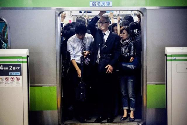 限号限行防拥堵,看国内与美法治理交通拥堵的不同措施