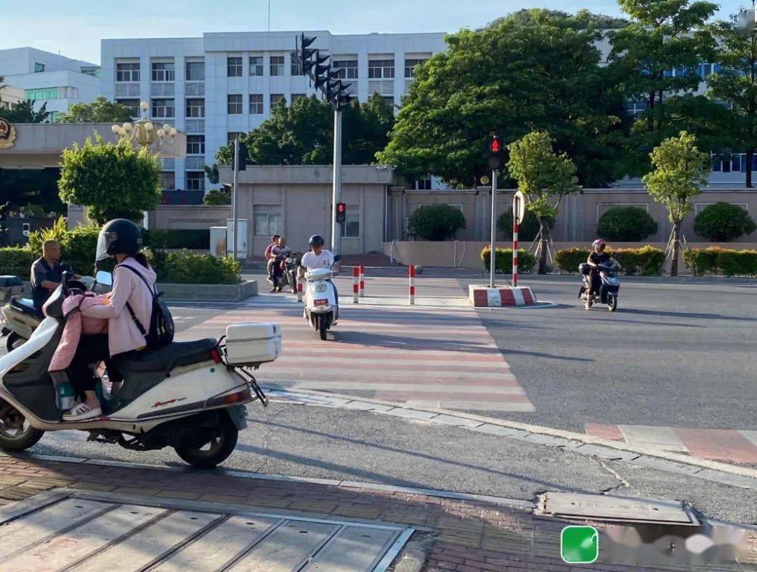 金平区和龙湖区交通路口晚高峰不文明行为及违章高发地曝光