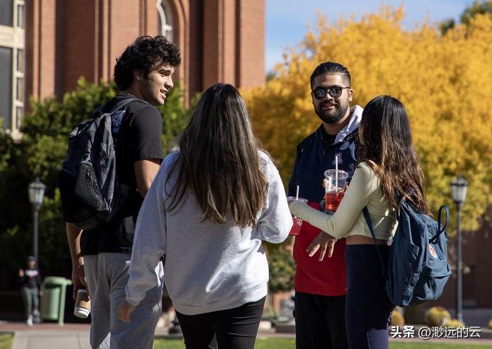 大学学费乱象:国内生六千外籍生三十五万,高校做法引吐槽