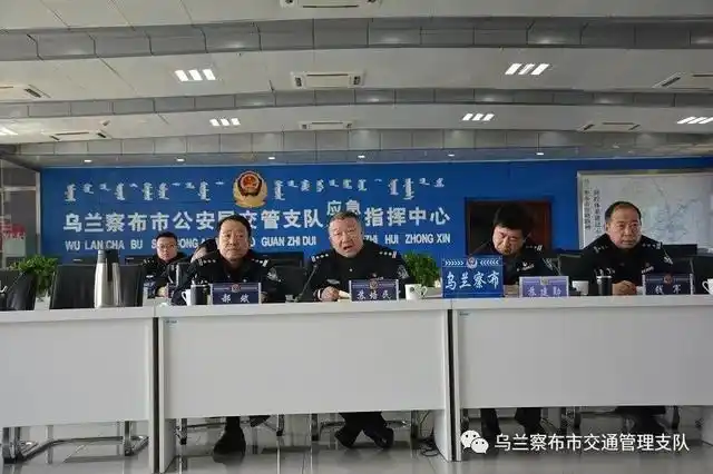 全市严管整治机动车乱停乱放，营造安全畅通道路交通环境