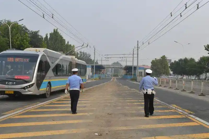 四道整治发力!多措并举治理侵占应急车道等违法高发行为