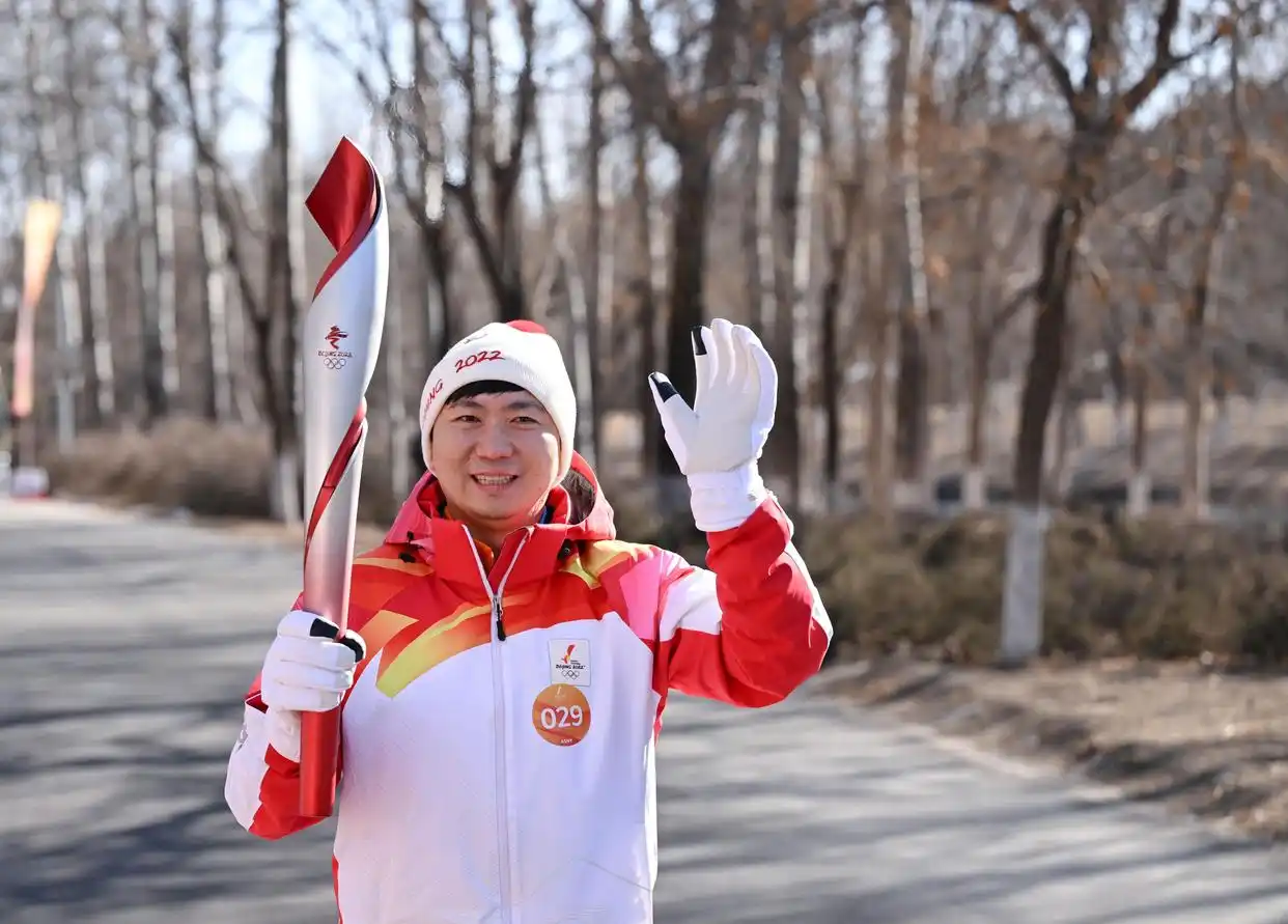 2月4日北京冬奥会火炬在北京奥林匹克森林公园传递精彩瞬间
