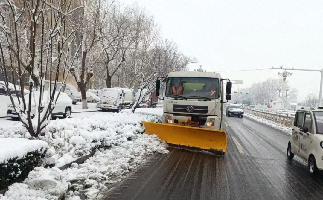 沧州降雪后全力除雪保畅，高速及普通干线公路均畅通无阻
