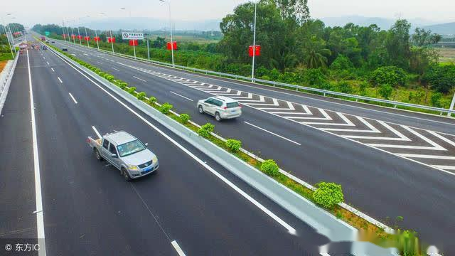新手必看!高速安全驾驶指南及应避开的错误行为