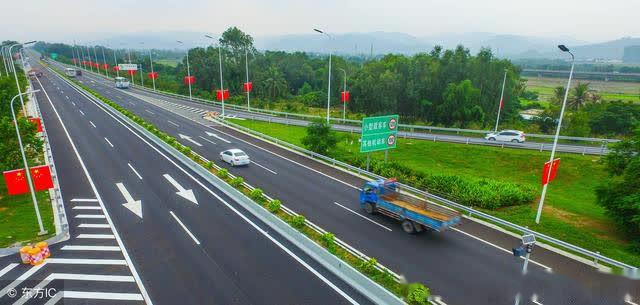 新手必看!高速安全驾驶指南及应避开的错误行为