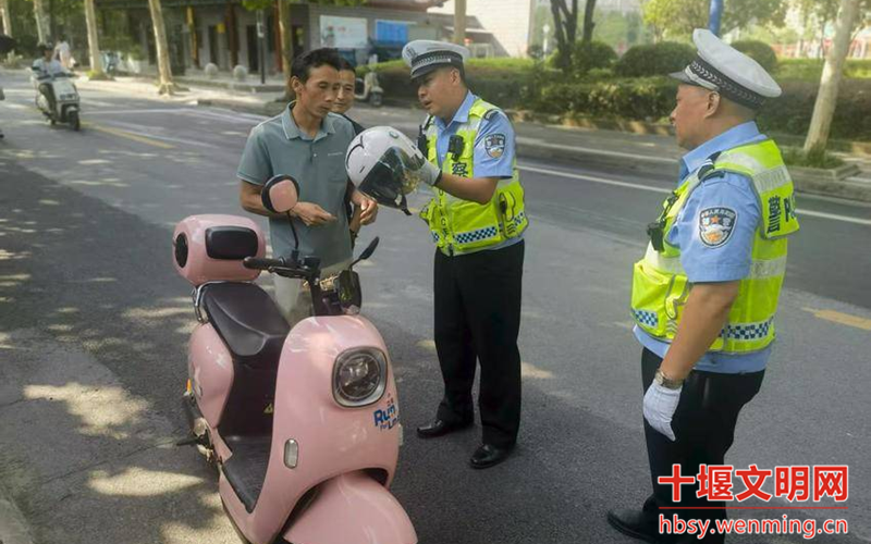 竹溪县强化早晚高峰及夜间交通管理,严控违章高发时段