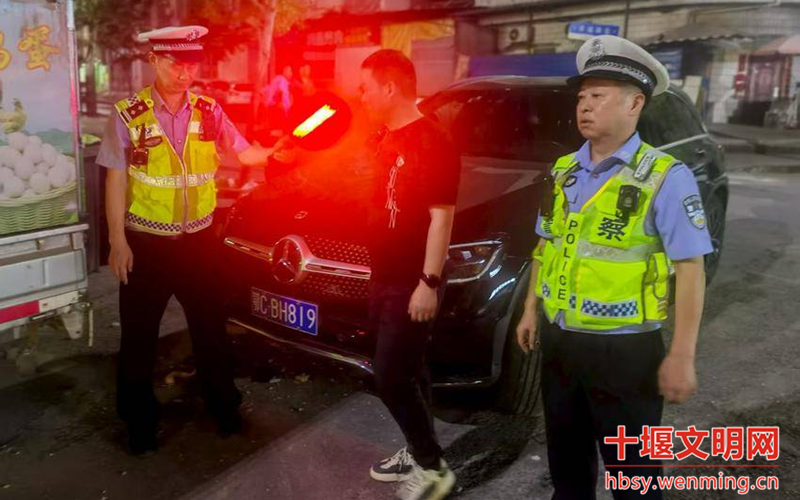 竹溪县强化早晚高峰及夜间交通管理,严控违章高发时段