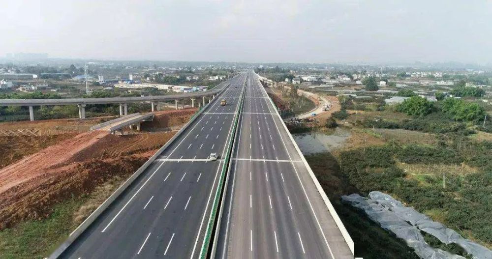 中国十大高速公路之最:最长、最短高速公里数及其他特色介绍